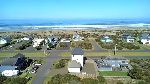 1140 Ocean Shores Blvd SW, Ocean Shores, WA 98569