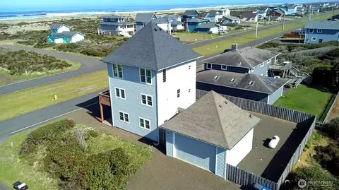 1140 Ocean Shores Blvd SW, Ocean Shores, WA 98569
