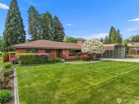 1909 Springwater Ave, Wenatchee, WA 98801