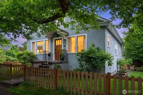 828 24th Ave, Seattle, WA 98122