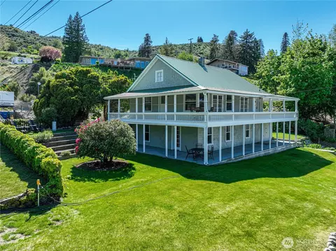 222 Millard Rd, Chelan, WA 98816