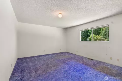Bedroom - 155 Bonell Rd, Randle, WA 98377 photo 1 of 3