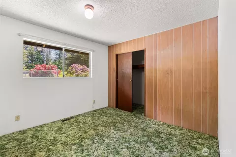 Bedroom - 155 Bonell Rd, Randle, WA 98377 photo 2 of 3