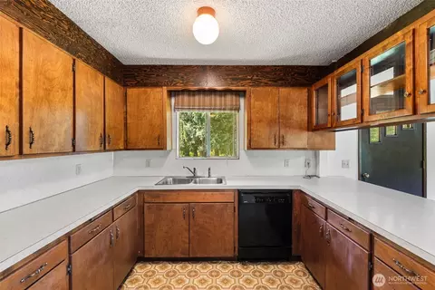 Kitchen - 155 Bonell Rd, Randle, WA 98377 photo 2 of 2