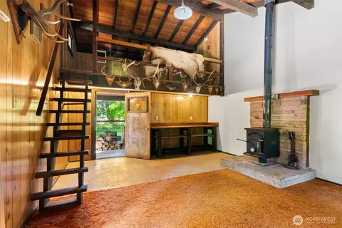 Living - 155 Bonell Rd, Randle, WA 98377 photo 3 of 5