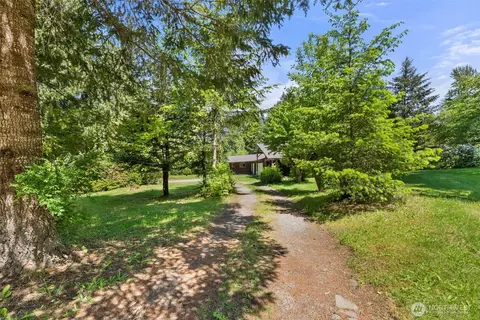 Exterior - 155 Bonell Rd, Randle, WA 98377 photo 4 of 10