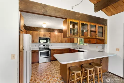 Kitchen - 155 Bonell Rd, Randle, WA 98377 photo 1 of 2