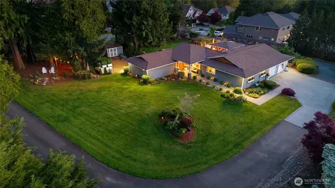 19828 SE 8th St, Sammamish, WA 98074