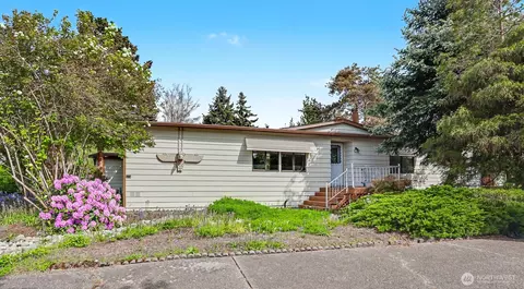 23809 Lake Dr E, Bothell, WA 98021