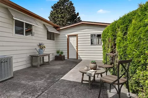 23809 Lake Dr E, Bothell, WA 98021 photo 27