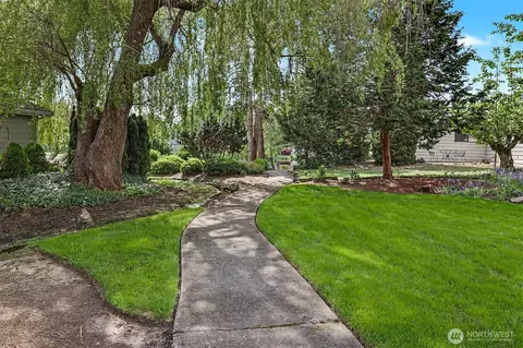 23809 Lake Dr E, Bothell, WA 98021 photo 28