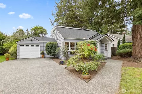 1711 NE 113th St, Seattle, WA 98125