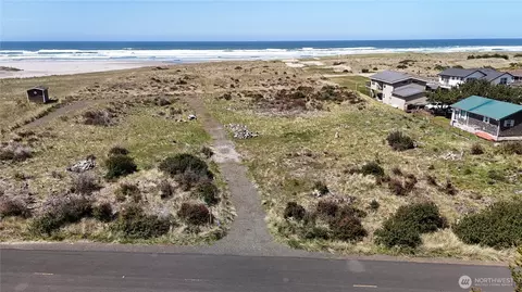 35009 G St, Ocean Park, WA 98640