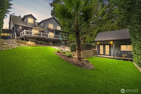7518 185th Ave E, Bonney Lake, WA 98391