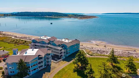 651 SE Bayshore Dr #E102, Oak Harbor, WA 98277