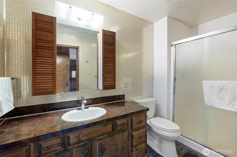 Bath - 1553 Bishop Rd, Chehalis, WA 98532 photo 1 of 2
