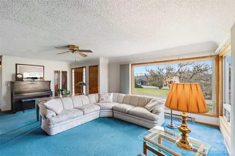 Living - 1553 Bishop Rd, Chehalis, WA 98532 photo 2 of 5