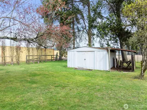 Exterior - 1553 Bishop Rd, Chehalis, WA 98532 photo 6 of 9