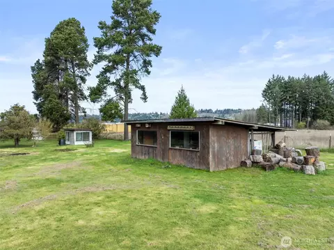 Exterior - 1553 Bishop Rd, Chehalis, WA 98532 photo 8 of 9