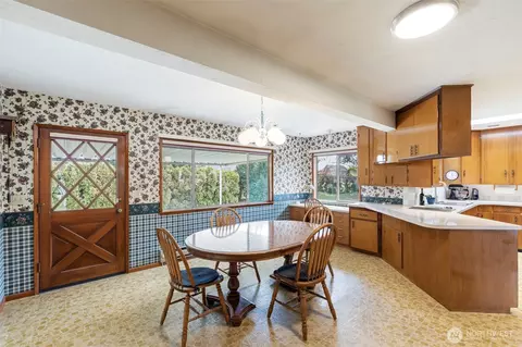 Dining - 1553 Bishop Rd, Chehalis, WA 98532 photo 1 of 1
