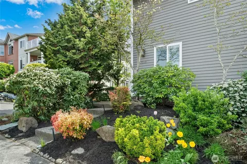 Exterior - 520 Walnut St #3, Edmonds, WA 98020 photo 5 of 6