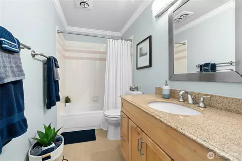 Bath - 520 Walnut St #3, Edmonds, WA 98020 photo 1 of 4