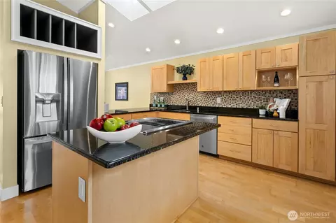 Kitchen - 520 Walnut St #3, Edmonds, WA 98020 photo 3 of 7