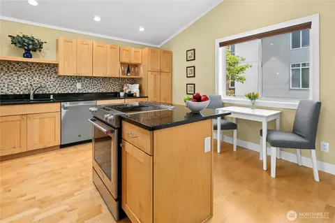 Kitchen - 520 Walnut St #3, Edmonds, WA 98020 photo 5 of 7