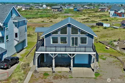 1593 E Ocean Shores Blvd SW, Ocean Shores, WA 98569