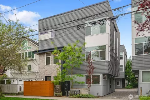 139 22nd Ave E #A, Seattle, WA 98112