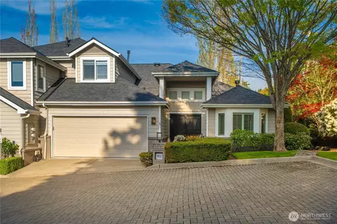102 8th Ln #102, Kirkland, WA 98033