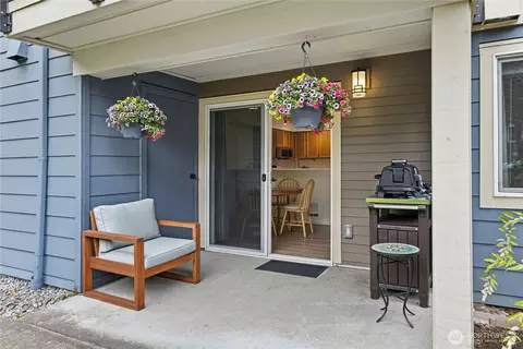 Exterior - 19410 Bothell Way NE #D103, Bothell, WA 98011 photo 4 of 7
