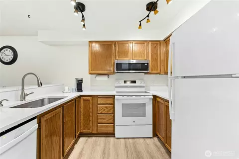 Kitchen - 19410 Bothell Way NE #D103, Bothell, WA 98011 photo 2 of 3