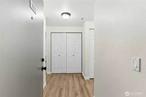 Entry Way - 19410 Bothell Way NE #D103, Bothell, WA 98011 photo 2 of 3