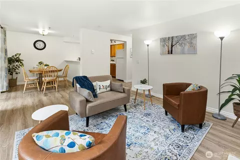 Living - 19410 Bothell Way NE #D103, Bothell, WA 98011 photo 4 of 4