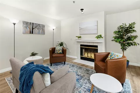 Living - 19410 Bothell Way NE #D103, Bothell, WA 98011 photo 3 of 4