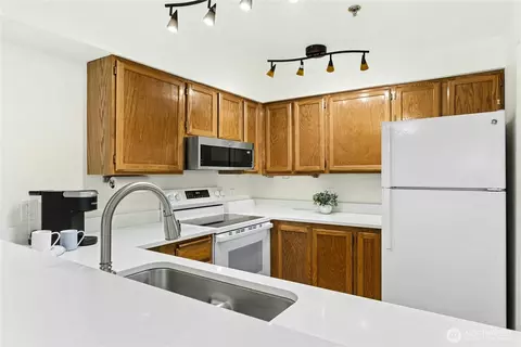 Kitchen - 19410 Bothell Way NE #D103, Bothell, WA 98011 photo 1 of 3