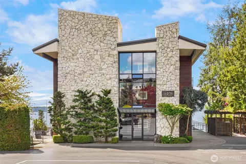 6201 Lake Washington Blvd NE #208, Kirkland, WA 98033