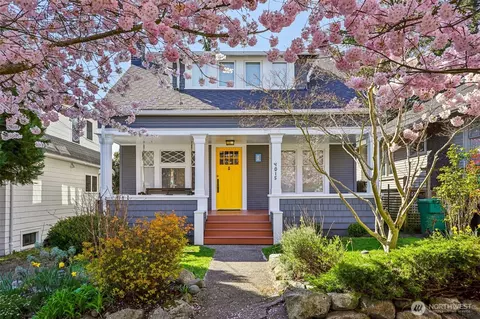 4015 Ashworth Ave N, Seattle, WA 98103
