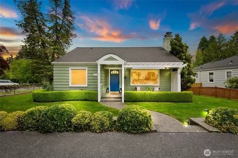 2660 36th Ave W, Seattle, WA 98199