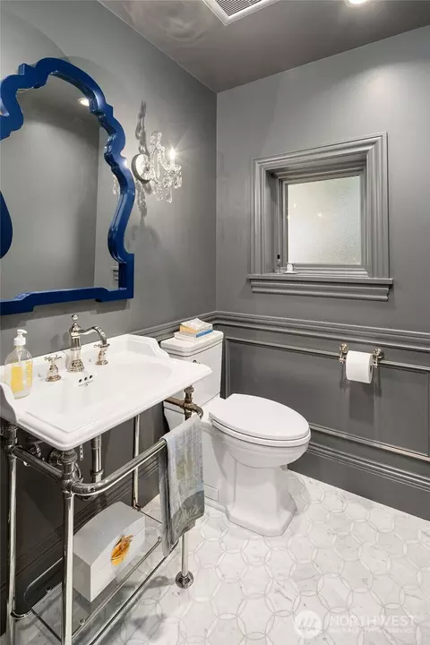 Bath - 2833 10th Ave E, Seattle, WA 98102 photo 1 of 4
