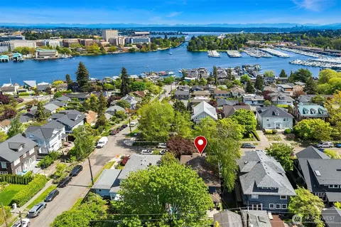 View/Area - 2833 10th Ave E, Seattle, WA 98102 photo 2 of 2