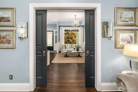 Entry Way - 2833 10th Ave E, Seattle, WA 98102 photo 2 of 3