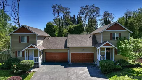 10910 10912 Fruitland Ave E, Puyallup, WA 98373