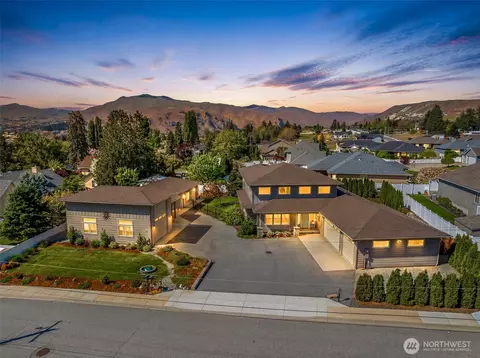 185 31st St NW, East Wenatchee, WA 98802