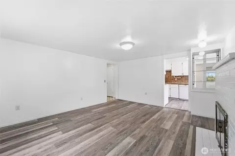 Living - 233 E Gibson, Chelan, WA 98816 photo 3 of 5