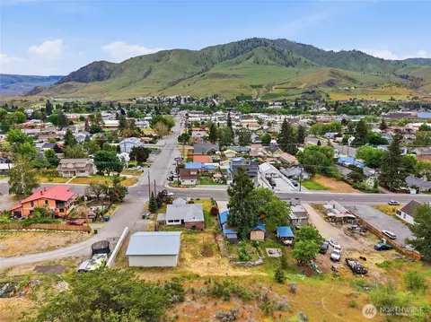 View/Area - 233 E Gibson, Chelan, WA 98816 photo 6 of 8