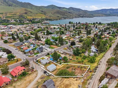 View/Area - 233 E Gibson, Chelan, WA 98816 photo 4 of 8