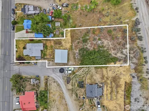 View/Area - 233 E Gibson, Chelan, WA 98816 photo 5 of 8