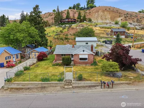 View/Area - 233 E Gibson, Chelan, WA 98816 photo 2 of 8